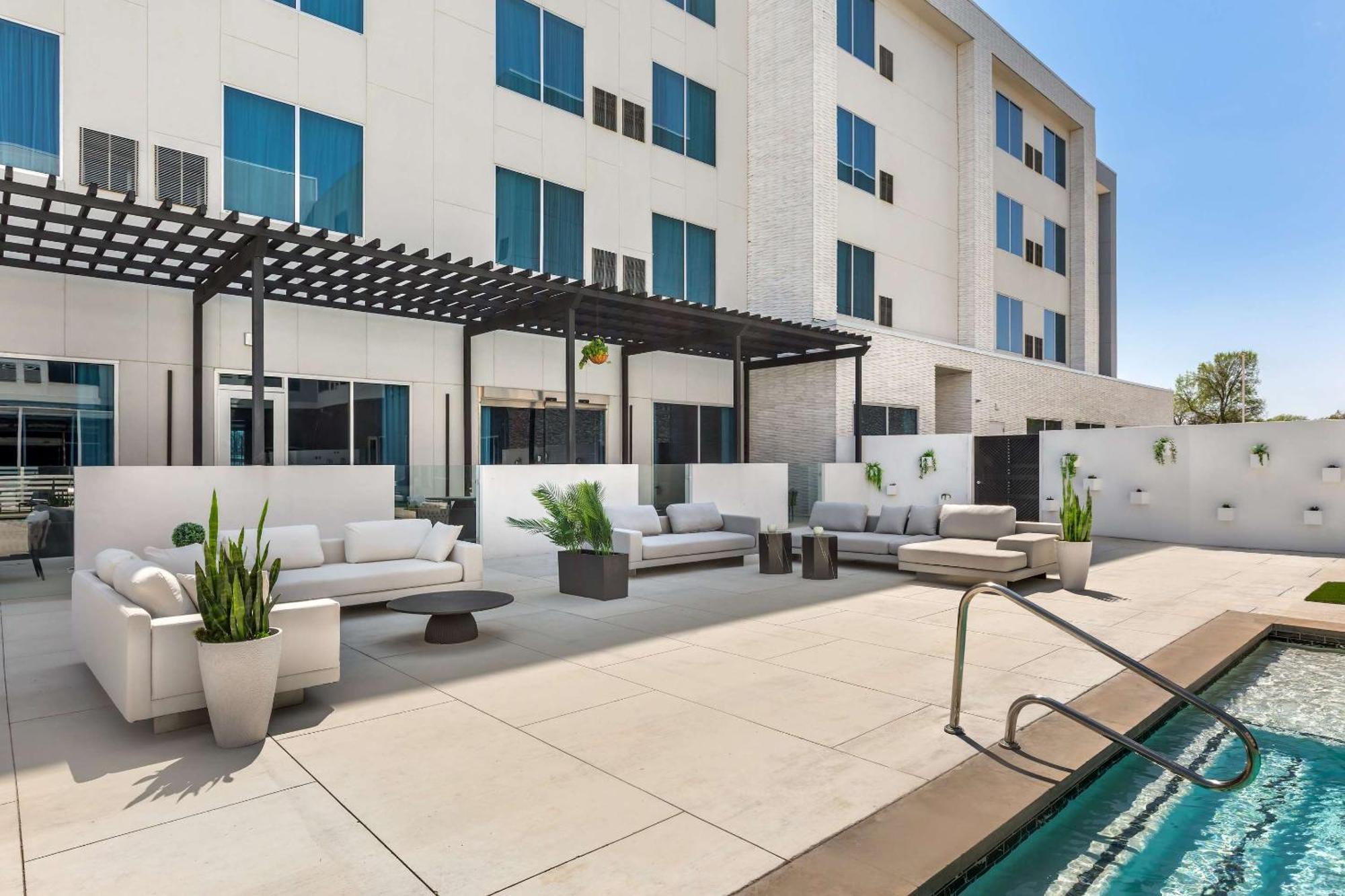Cambria Hotel Waco University Riverfront Exterior foto